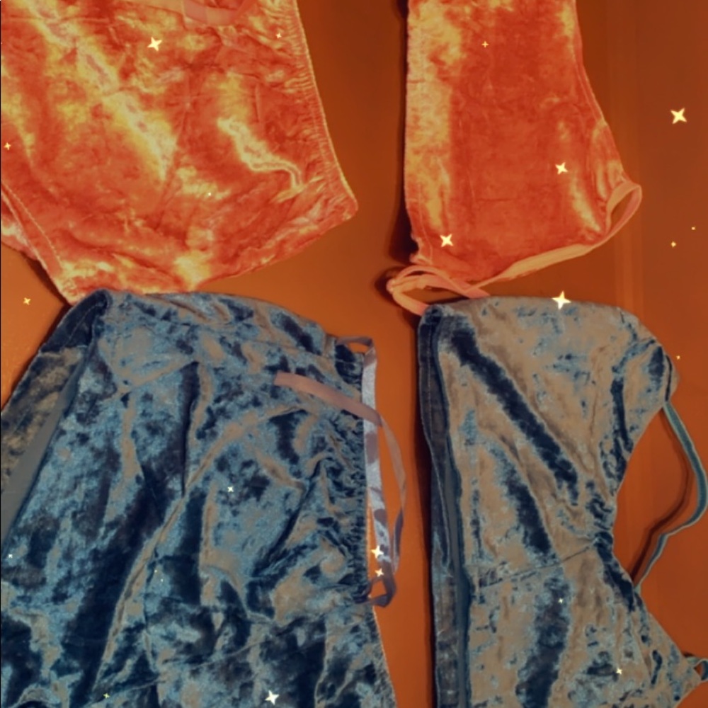 Clothes - Picture 5 of 7